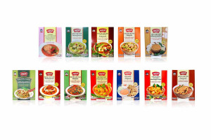 MAESRI Curry Paste Pouches Packing in box